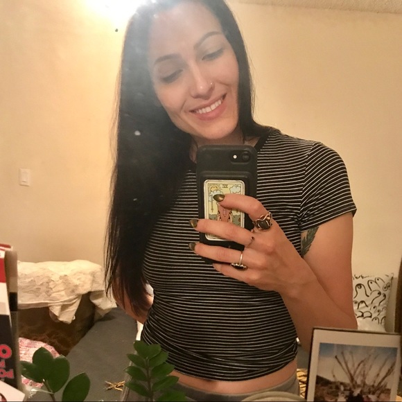 Meet your Posher, Jennifer - Picture 2 of 2